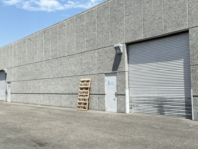 More Photos Of 5606-5736 Corporate Ave, Cypress Research And Development For Lease