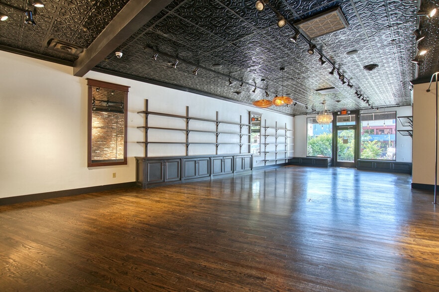 More Photos Of 943 Pearl St, Boulder Storefront Retail Office For Lease