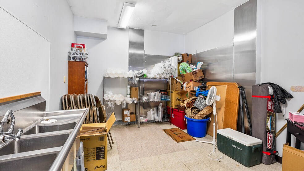 More Photos Of 500 N Front St, Townsend General Retail For Sale