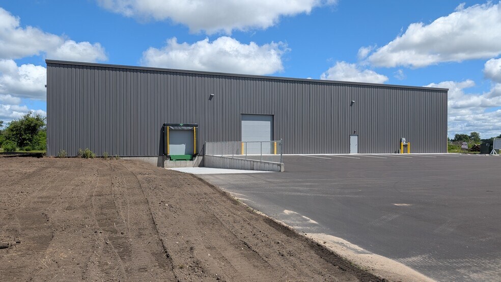 More Photos Of 1230 Continental Dr, Eau Claire Warehouse For Lease