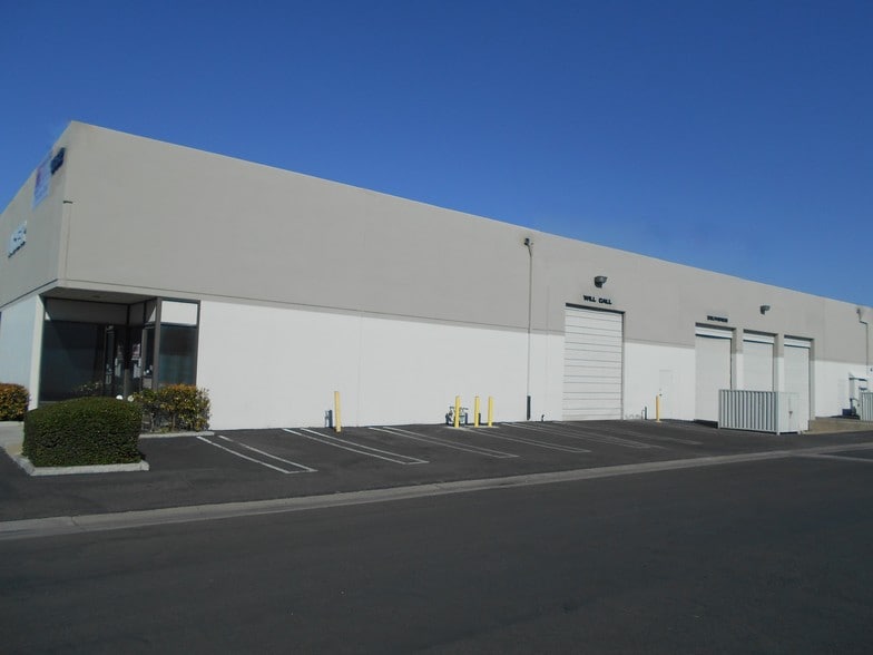 More Photos Of 1060-1072 N Kraemer Pl, Anaheim Manufacturing For Lease