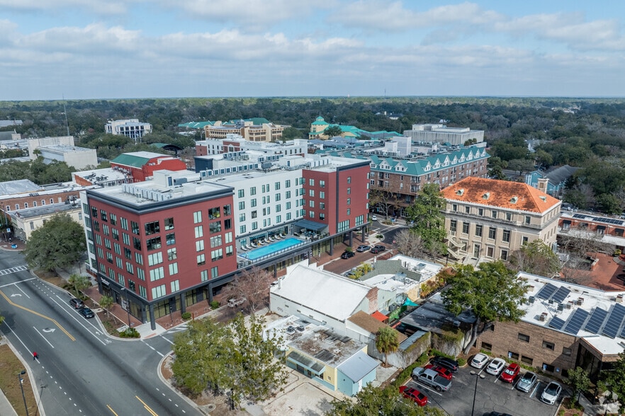 More Photos Of 223 S Main St, Gainesville Freestanding For Lease