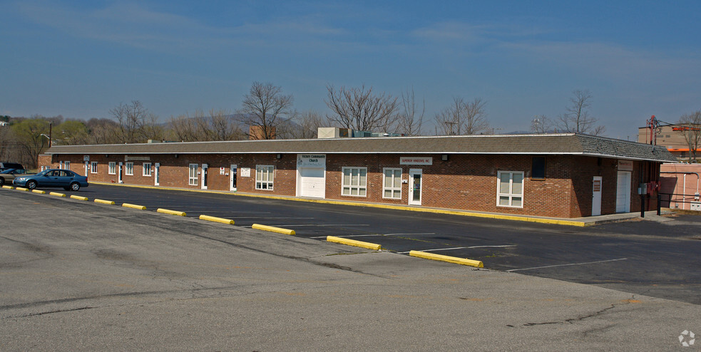 Primary Photo Of 1727 Peters Creek Rd NW, Roanoke Office For Lease