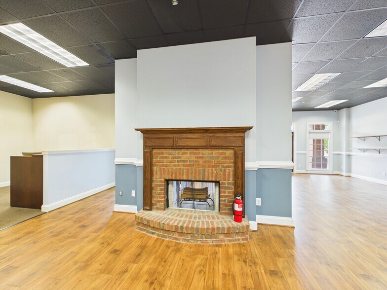 More Photos Of 7559 Kayne Blvd, Columbus Freestanding For Lease