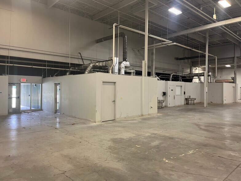 More Photos Of 801-829 Janesville Ave, Fort Atkinson Manufacturing For Sale