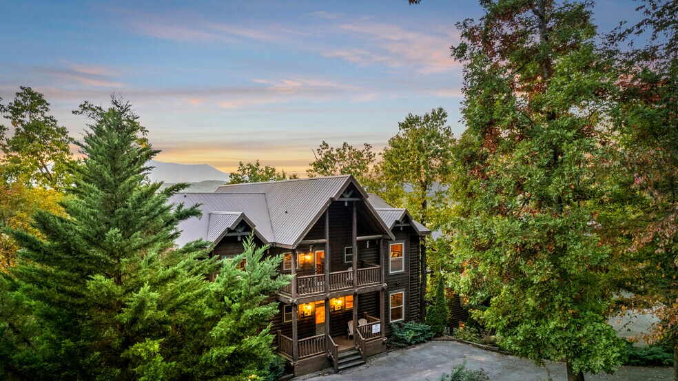 More Photos Of 1960 Blackthorn Trl, Sevierville Hospitality For Sale