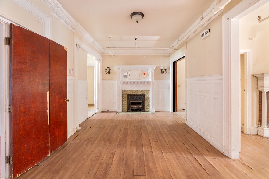 More Photos Of 17 Monmouth St, Somerville Apartments For Sale