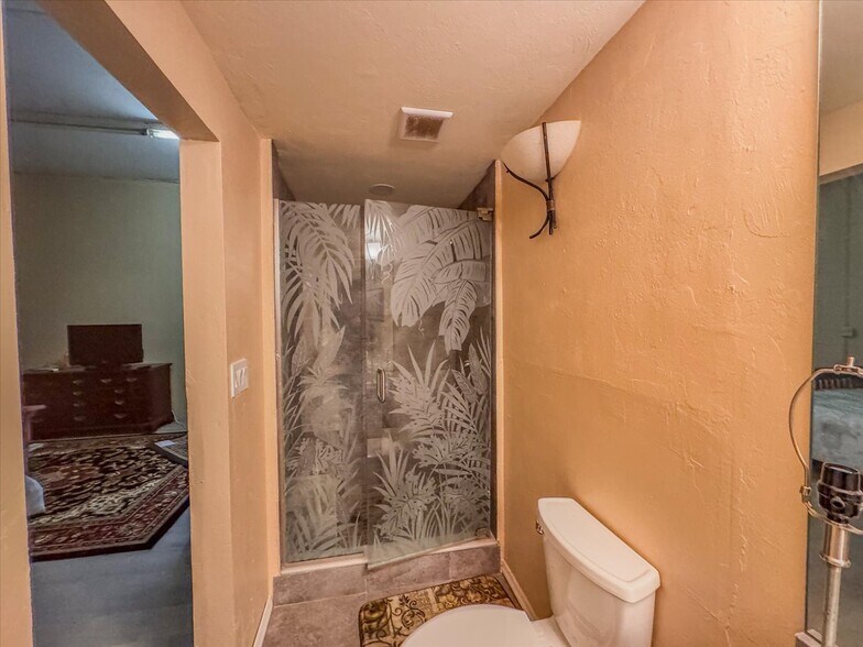 More Photos Of 17671-17681 San Carlos Blvd, Fort Myers Marina For Sale