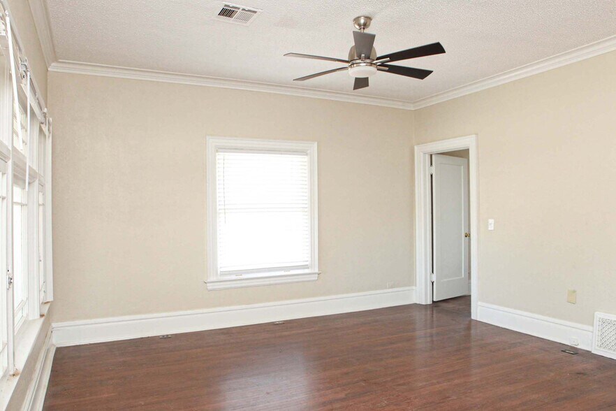 More Photos Of 1629 S Peoria Ave, Tulsa Loft Creative Space For Lease