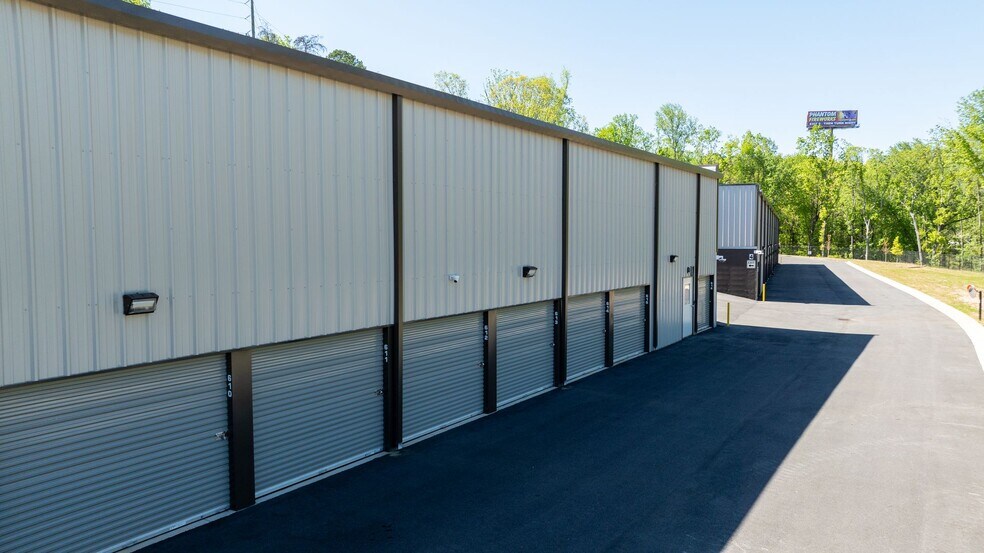 More Photos Of 5092 Hog Mountain Rd, Flowery Branch Self Storage For Sale