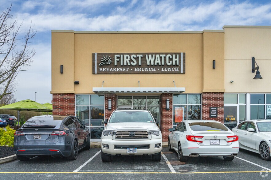 More Photos Of 60 Geoffrey Dr, Newark Freestanding For Lease