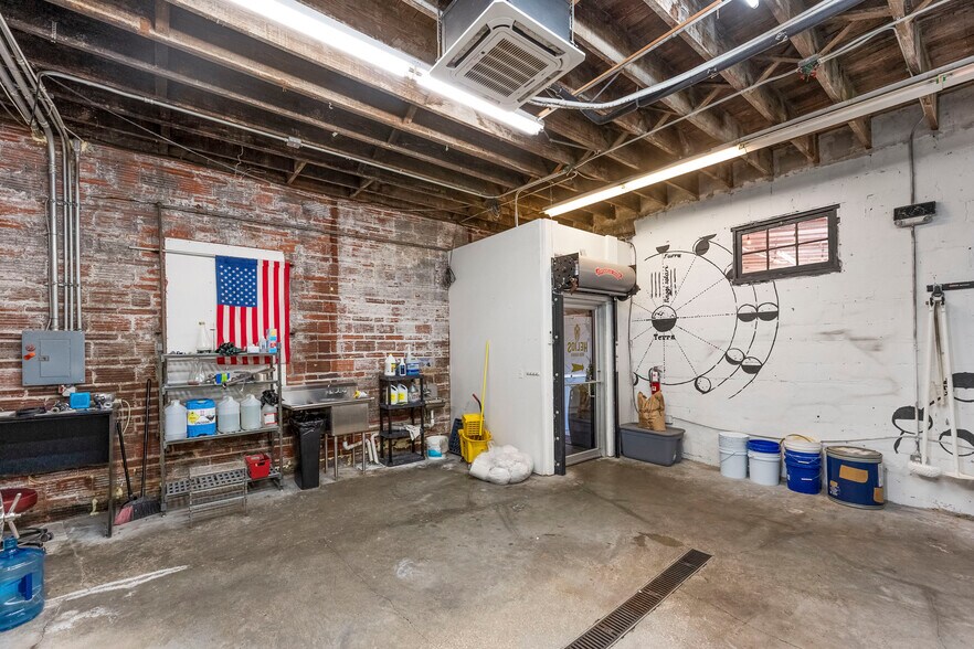 More Photos Of 1740-1744 N Main St, Jacksonville Storefront For Lease