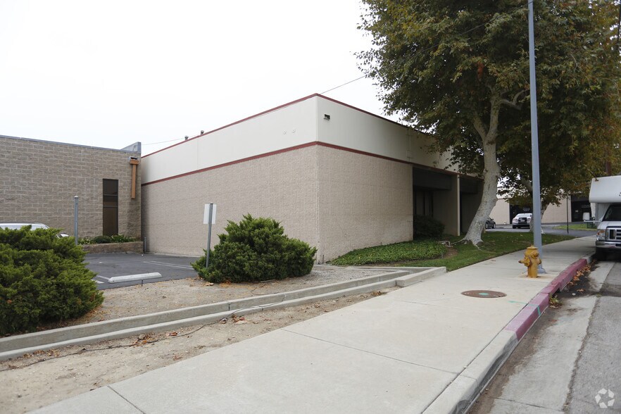 More Photos Of 9660 Topanga Canyon Pl, Chatsworth Warehouse For Lease