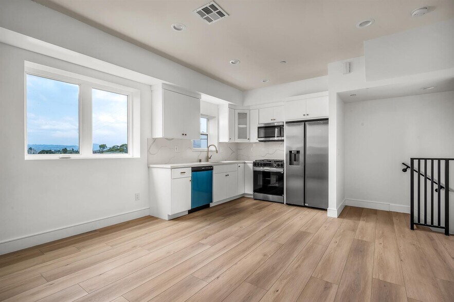 More Photos Of 4701 Saturn St, Los Angeles Multifamily For Sale