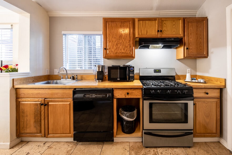 More Photos Of 735 Emerald Bay Rd, South Lake Tahoe Hotel For Sale