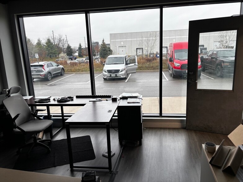 More Photos Of 760 Laurentian Dr, Burlington Showroom For Sale
