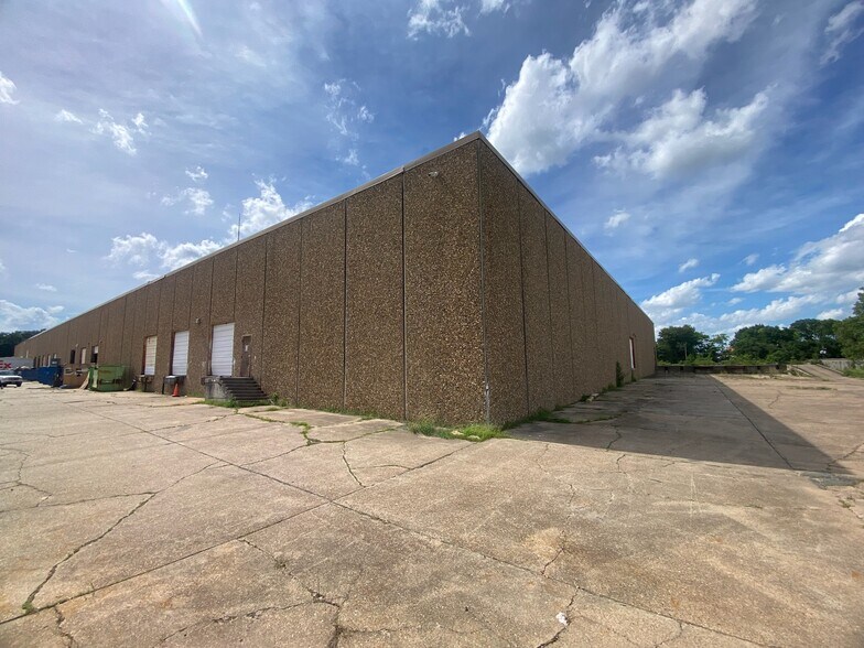 More Photos Of 2005 Texas Ave, Shreveport Warehouse For Lease