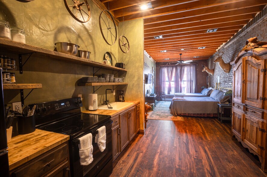 More Photos Of 304 Victor Ave, Victor Multifamily For Sale