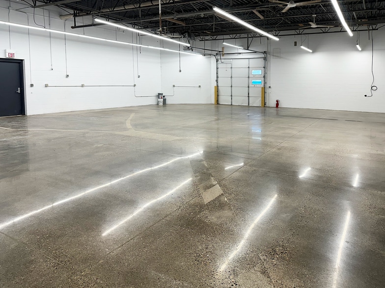 More Photos Of 4099 White Bear Pky, White Bear Township Light Manufacturing For Lease
