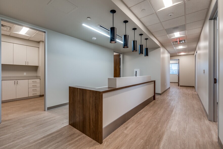 More Photos Of 11970 N Central Expy, Dallas Unknown For Lease