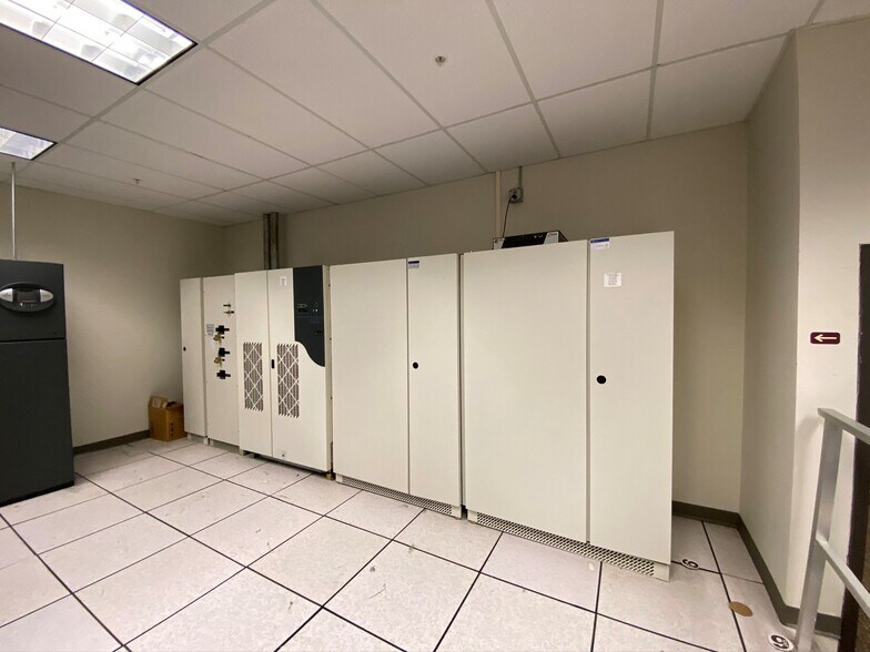 More Photos Of 7236 E Harry Ct, Wichita Office For Sale