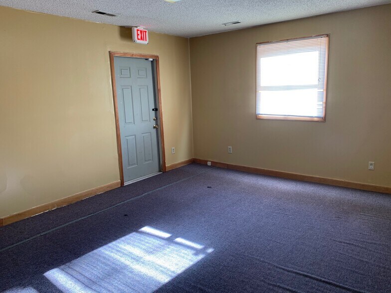 More Photos Of 6120 Augusta Rd, Greenville Office Residential For Sale