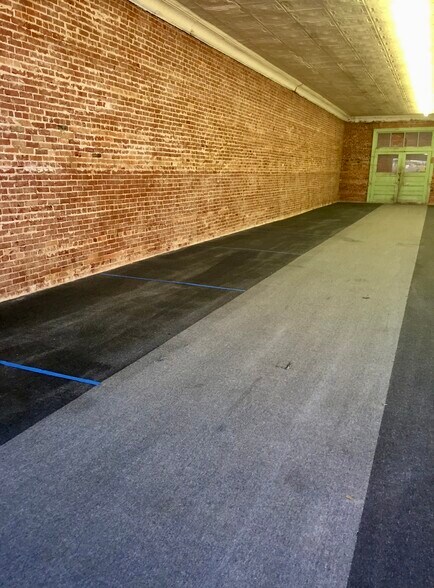 More Photos Of 103 N Jackson St, Henderson Storefront For Sale