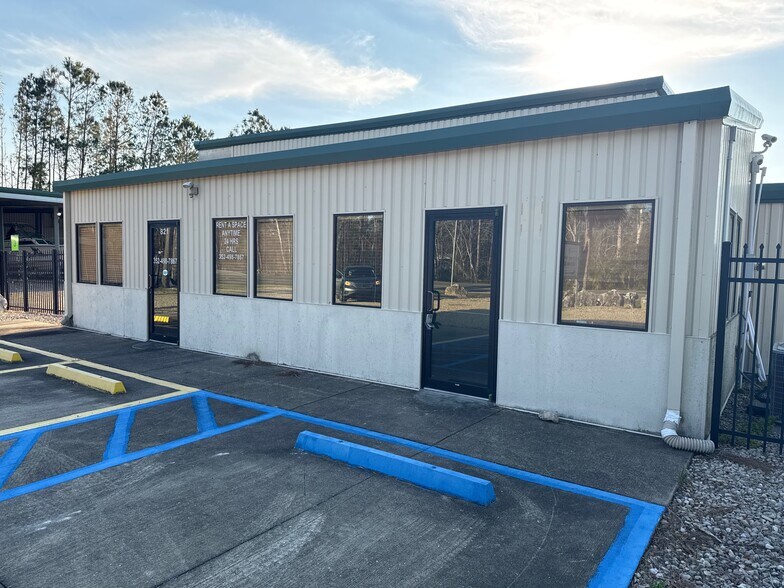 More Photos Of 821 Beach Rd, Steinhatchee Self Storage For Lease