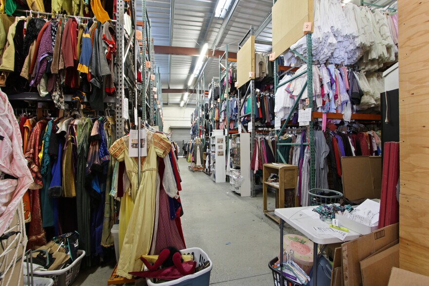 More Photos Of 218 W Commonwealth Ave, Fullerton Storefront For Sale