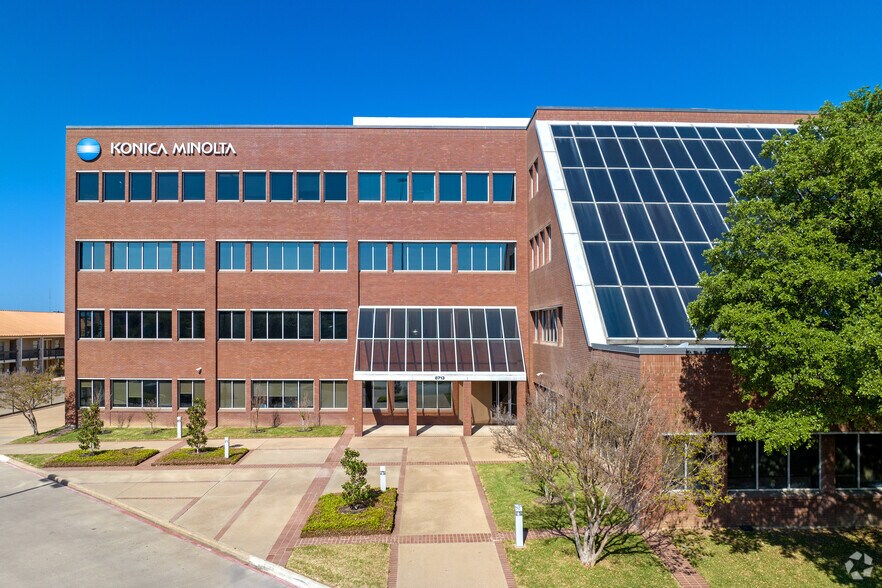 More Photos Of 8713 Airport Fwy, North Richland Hills Office For Lease