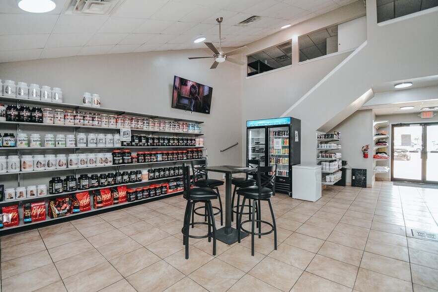 More Photos Of 6801 N Navarro St, Victoria Storefront Retail Office For Lease