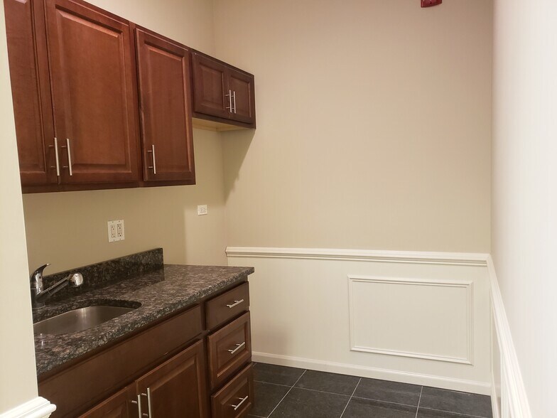 More Photos Of 14489 John Humphrey Dr, Orland Park Medical For Sale