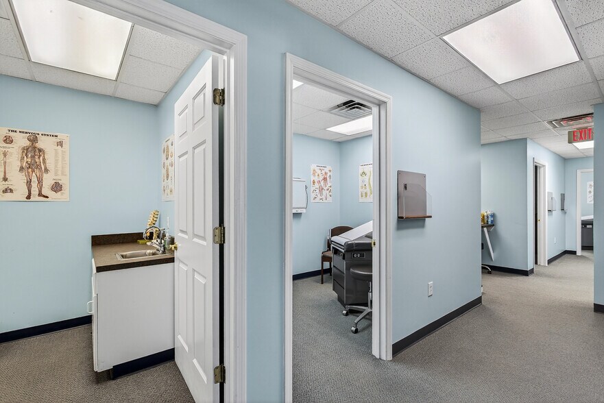 More Photos Of 215 Station St, Jacksonville Medical For Sale