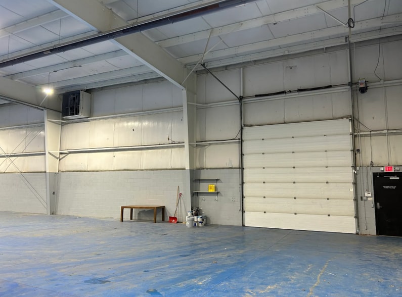 More Photos Of 450 S Glaspie St, Oxford Warehouse For Sale