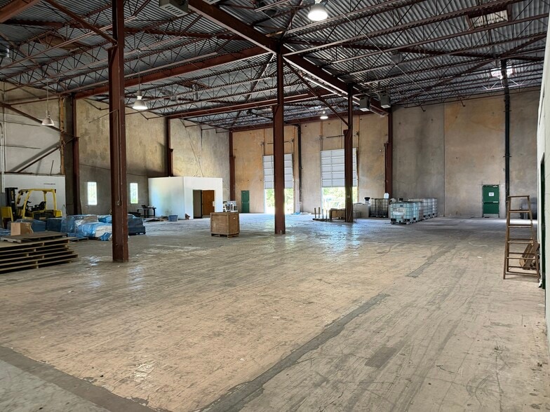 More Photos Of 5408 Interstate Dr, Shreveport Warehouse For Lease