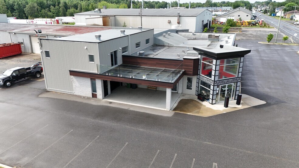 More Photos Of 1720-1722 Boul Saint-Charles, Drummondville Industrial For Lease