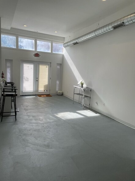More Photos Of 1030 Hollins St, Baltimore Storefront Retail Office For Lease