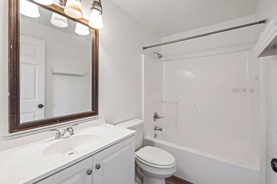 More Photos Of 513 Alice St, Medford Apartments For Sale