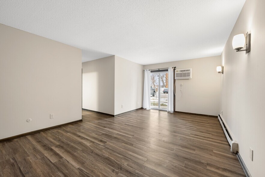 More Photos Of 1800 Larpenteur Ave W, Falcon Heights Apartments For Sale