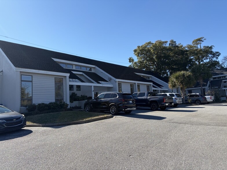 Primary Photo Of 105 Wappoo Creek Dr, Charleston Medical For Lease