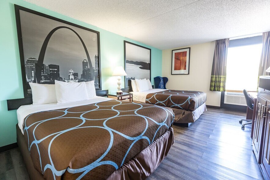 More Photos Of 2490 Green Mountain Dr, Branson Hotel For Sale