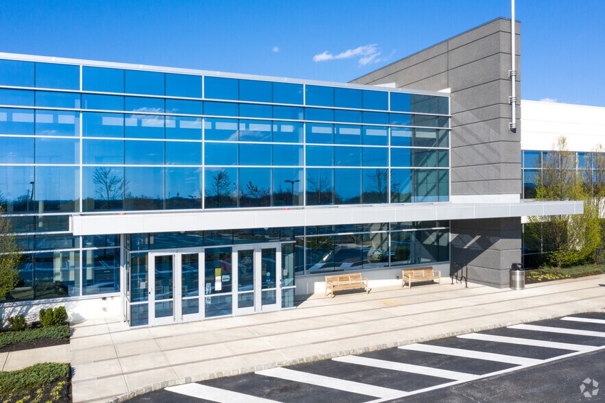 More Photos Of 721 Arbor Way, Blue Bell Office For Lease