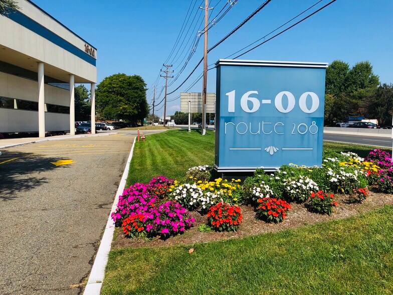 More Photos Of 16-00 State Route 208, Fair Lawn Office For Lease