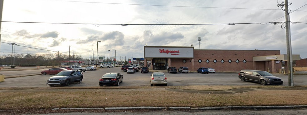 More Photos Of 10 W Fairview Ave, Montgomery Drugstore For Lease