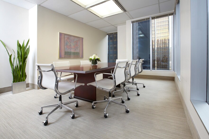 More Photos Of 95 Wellington St W, Toronto Office For Lease