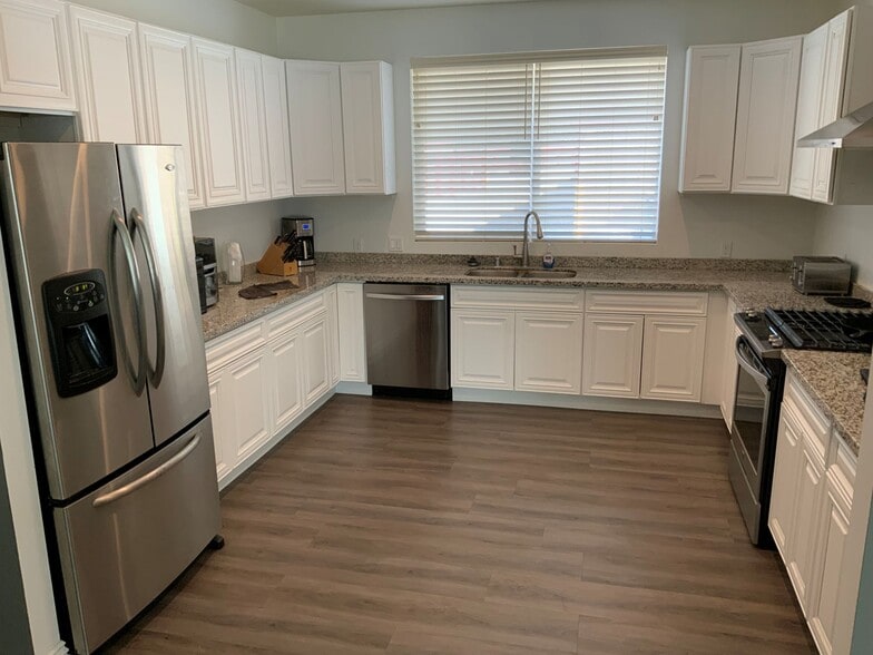 More Photos Of 30455 Auberry Rd, Prather Self Storage For Sale