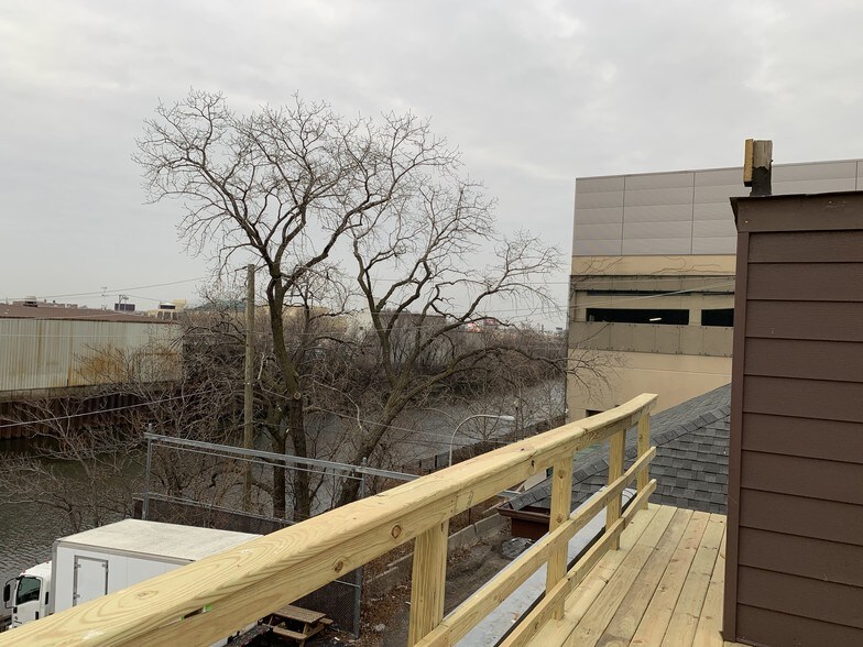 More Photos Of 1410-1440 N Kingsbury St, Chicago Manufacturing For Lease