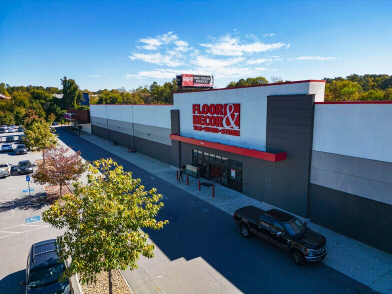 More Photos Of 1599 Memorial Dr SE, Atlanta General Retail For Sale