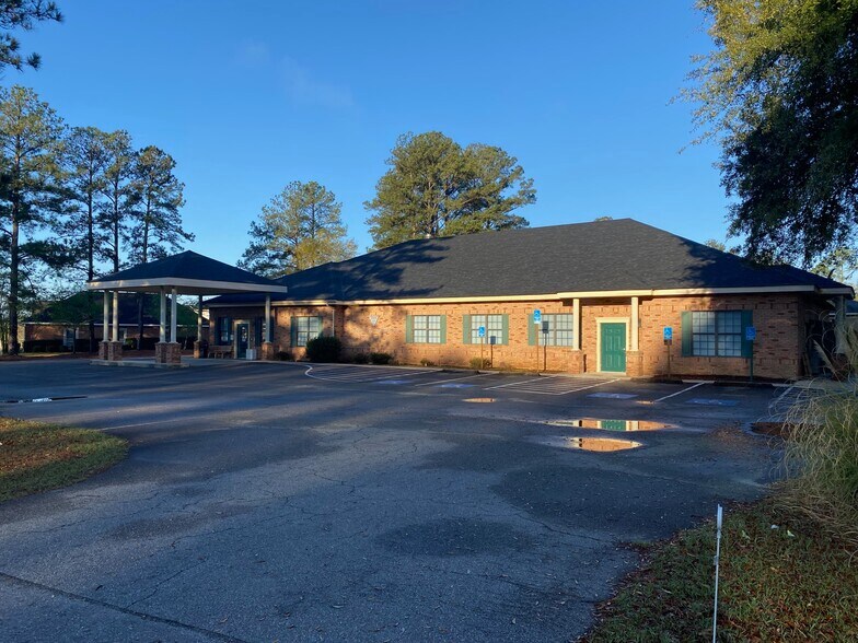More Photos Of 1078 Plaza Ave, Eastman Medical For Lease