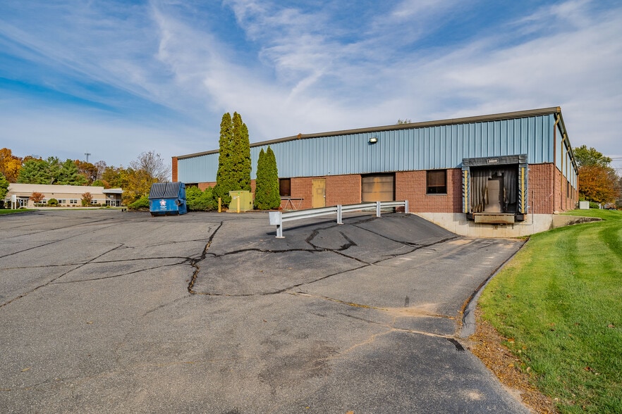 More Photos Of 1094 Suffield St, Agawam Light Manufacturing For Sale